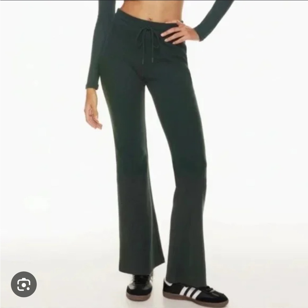 ARITZIA SUNDAY BEST BABY WAFFLE PANTS! NEVER WORN! TAGS ATTACHED! XS